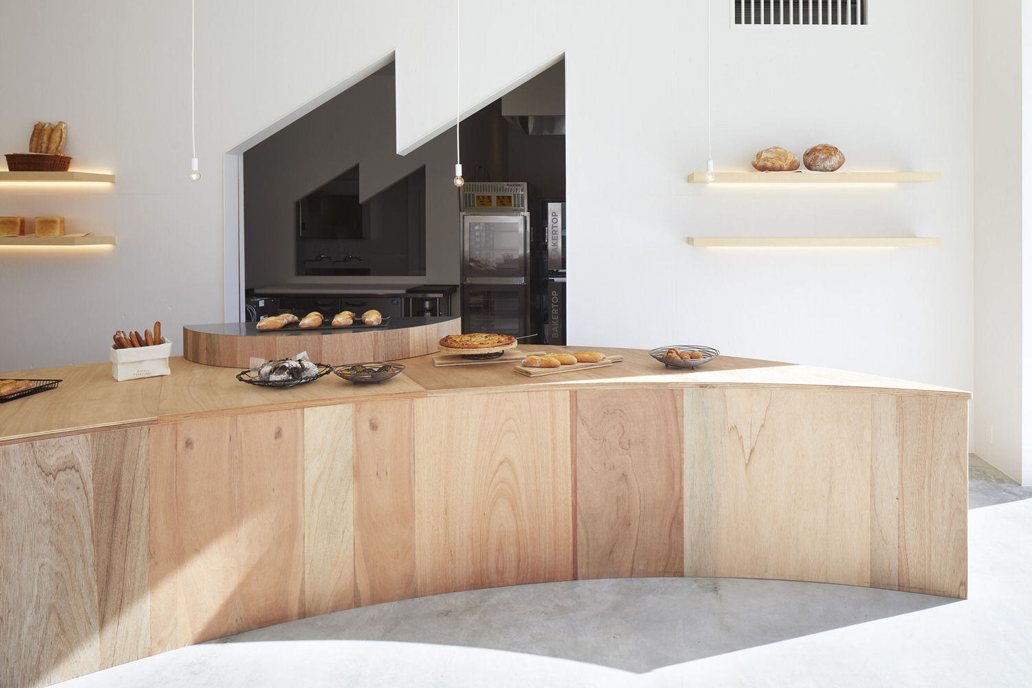 五光十色,诱人的现代烘焙店设计-64