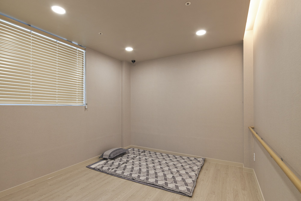 现代风格 120 平米甜品店设计案例-23