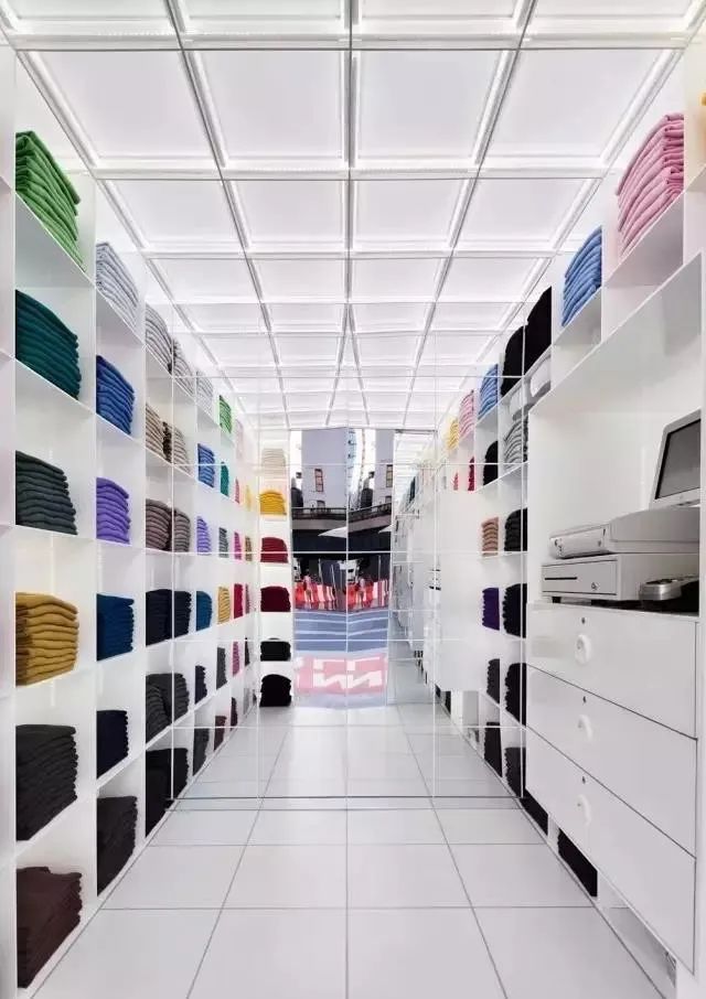 优衣库旗舰店设计探秘 | 空间、科技与人文的完美融合-176