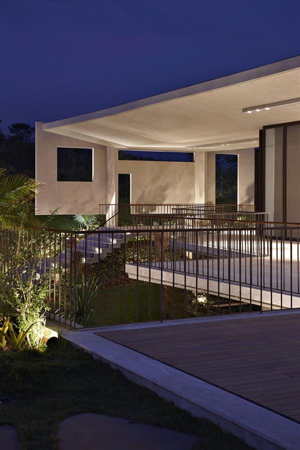 Humberto Hermeto 的创新山地住宅设计-13