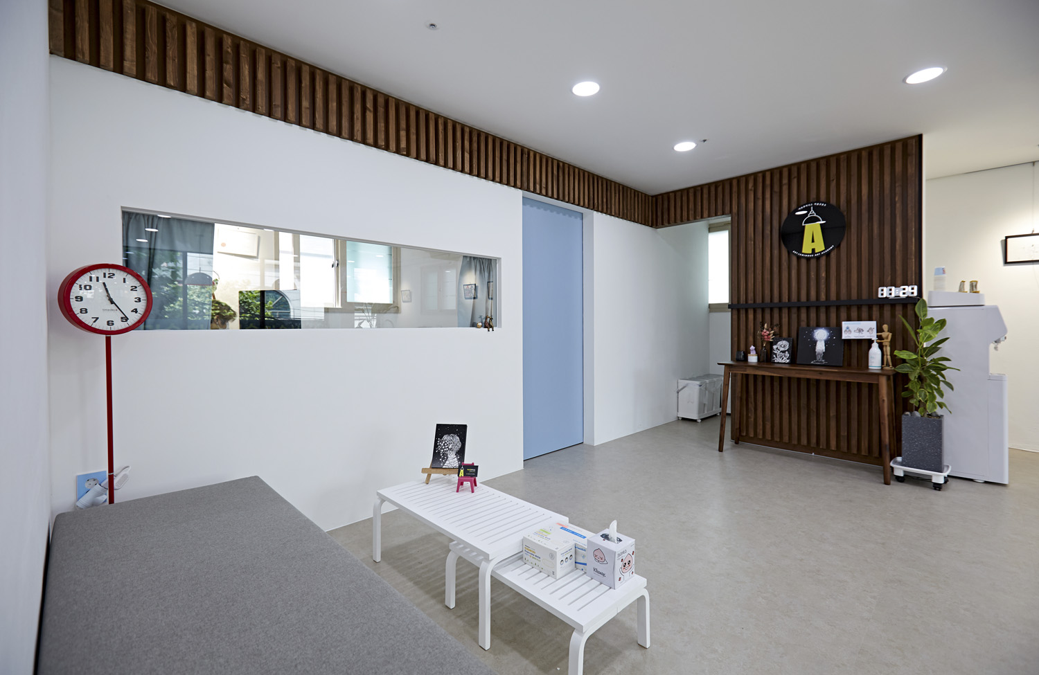 25 平米美术教室，极简白诠释艺术氛围-7