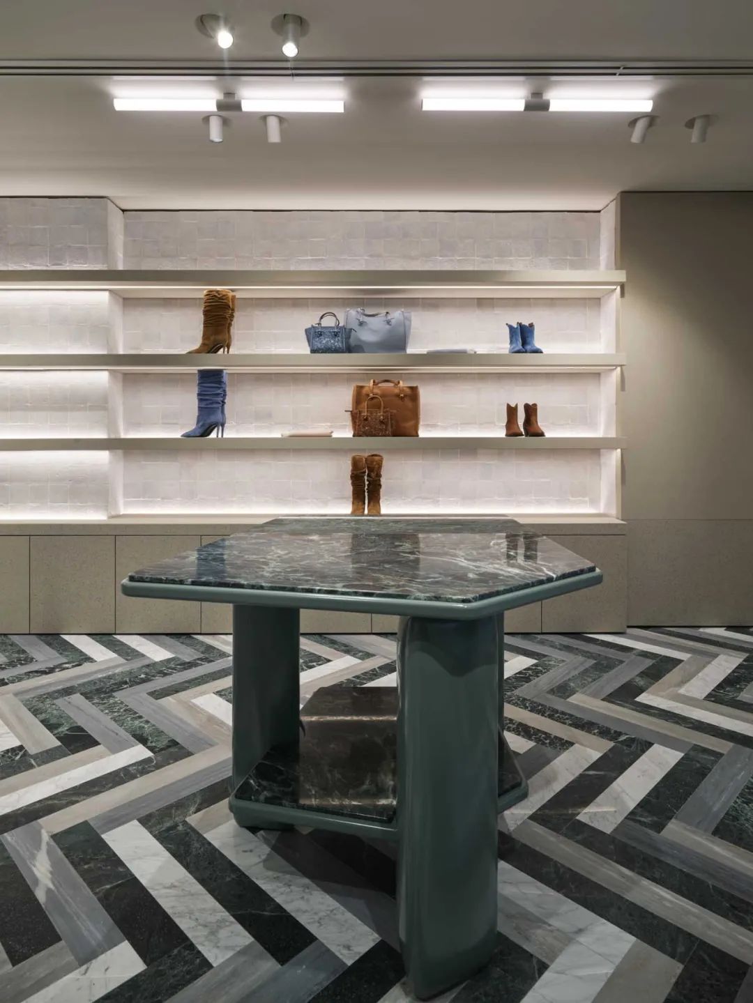 MYZZI精品店:优雅与精致的探索之旅-2