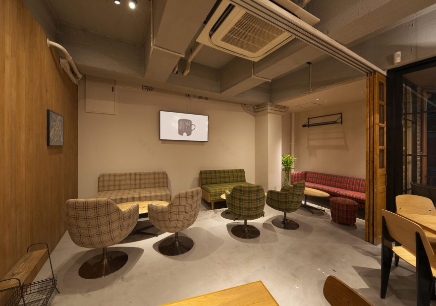 全天营业的家庭式场所(注:ALL DAY表示全天,HOME常见意思是家、家庭、住所 等,这里推测可能是指全天营业的类似家庭氛围的场所,如全天营业的家庭旅馆、全天开放的社区家庭活动中心等,需结合具体语境进一步确定准确含义) 丨日本东京丨岩本胜也+EMBODY DESIGN-16