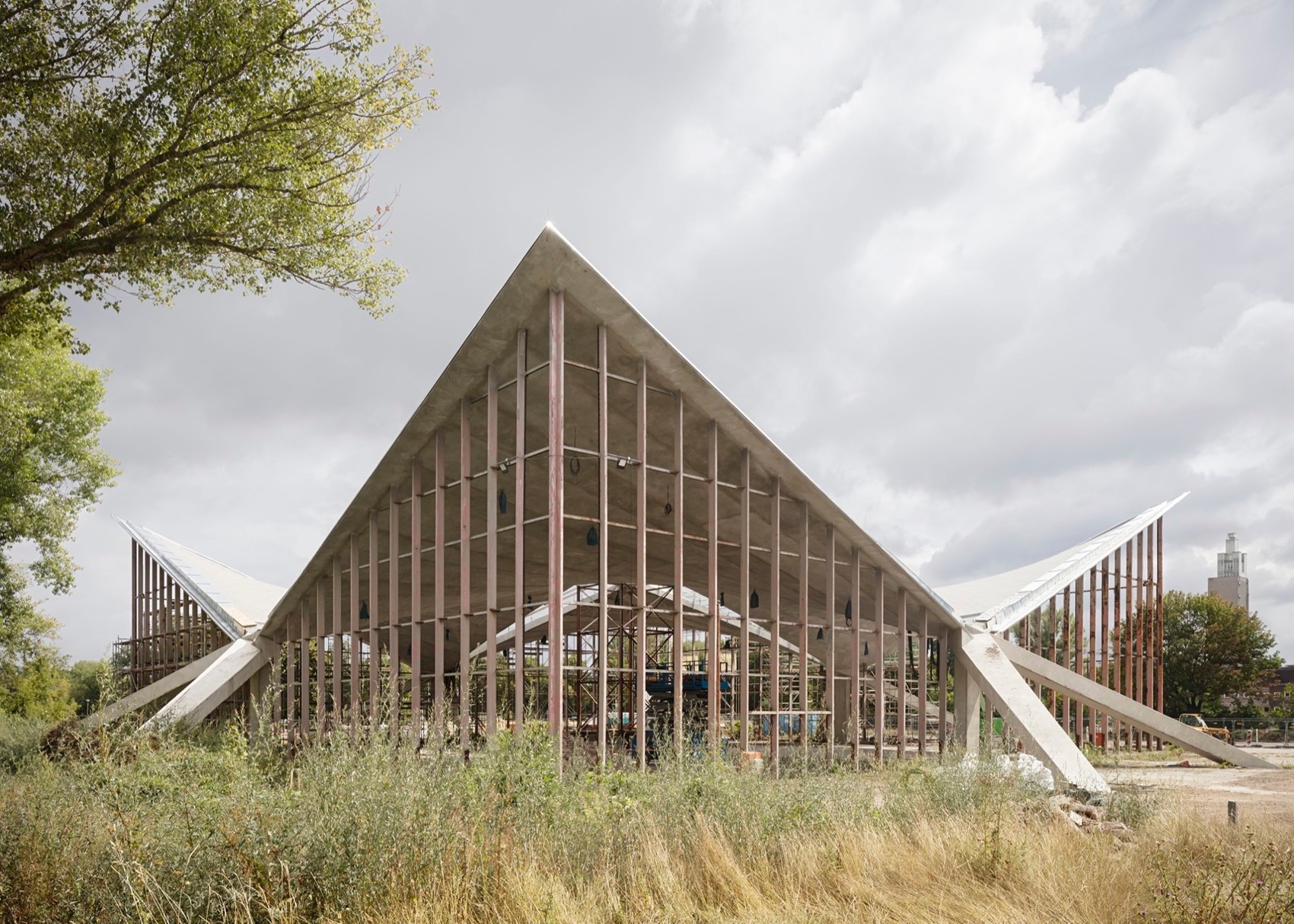 马格德堡双曲面壳体屋顶建筑丨德国马格德堡丨gmp-81