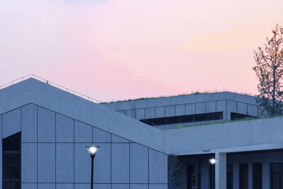 苏州东太湖防汛仓库获德国设计奖 | 融入自然的绿色建筑-41