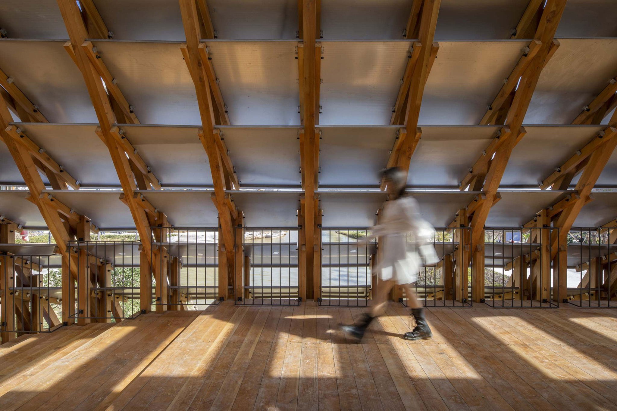 LUO studio设计的江门木质拱桥丨中国江门丨LUO studio（由罗宇杰创办）-8