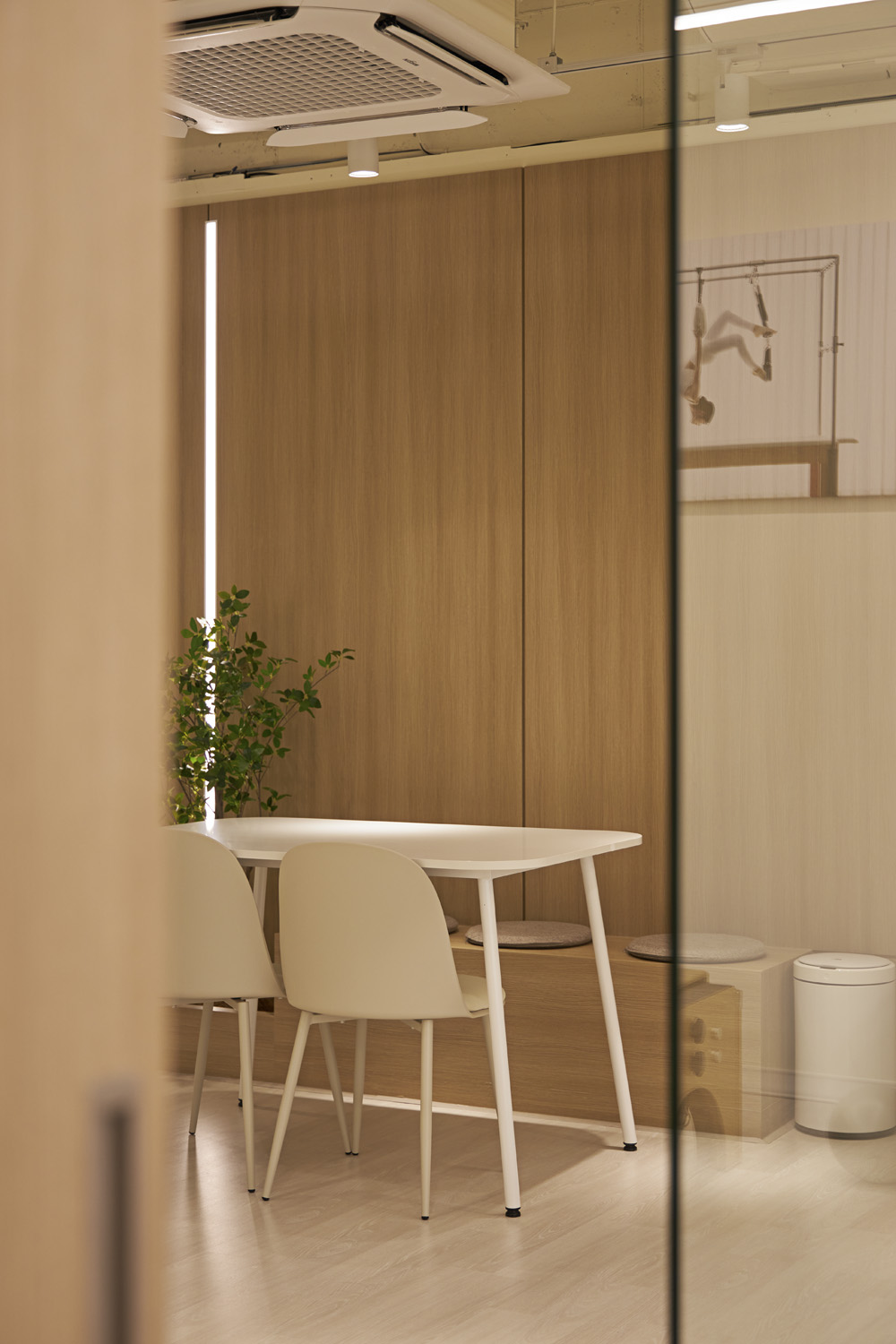 白色与木质，打造高级设计感的 26 平米小空间-20