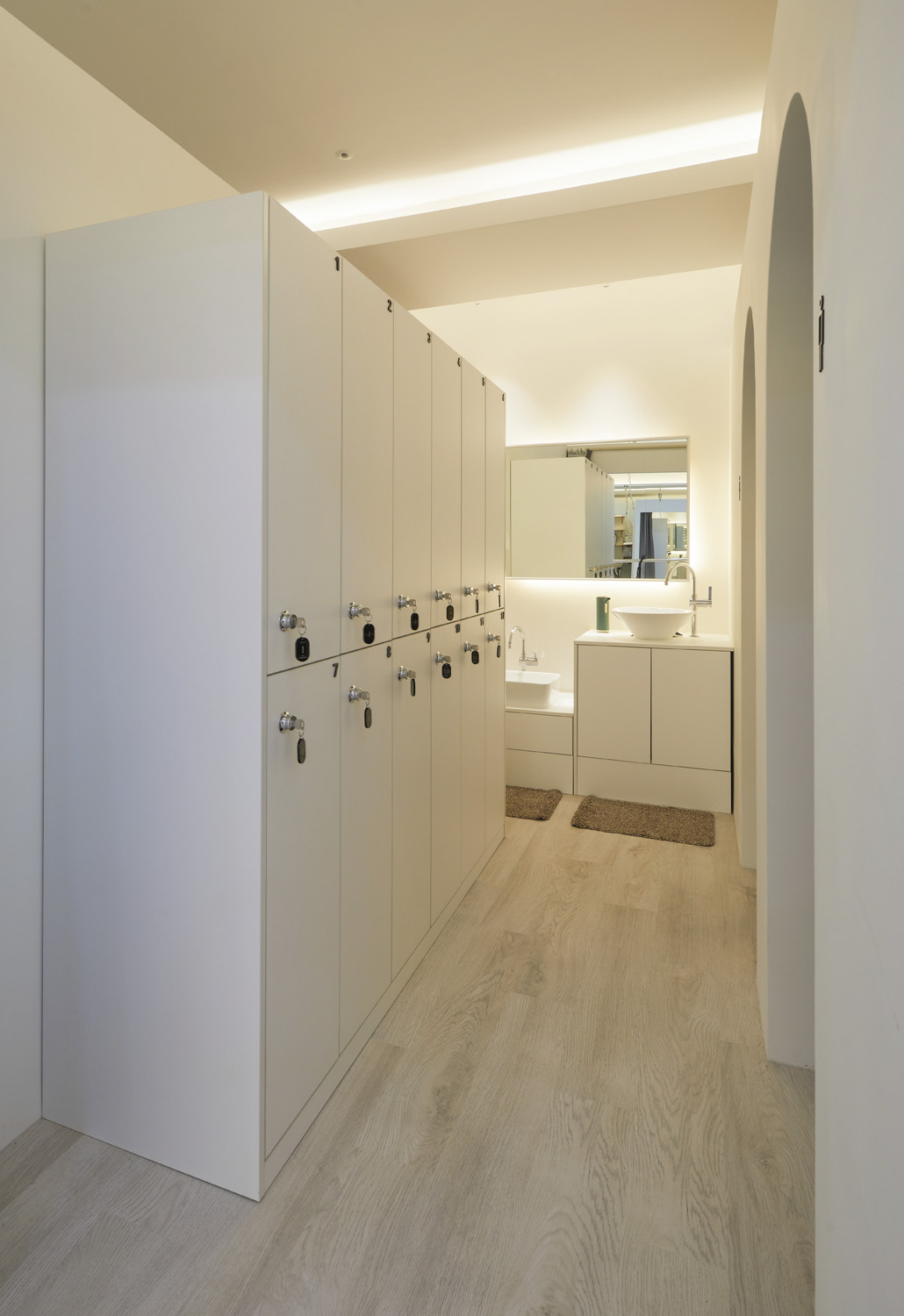 现代简约风格的 20 平米塑料中心室内设计-11