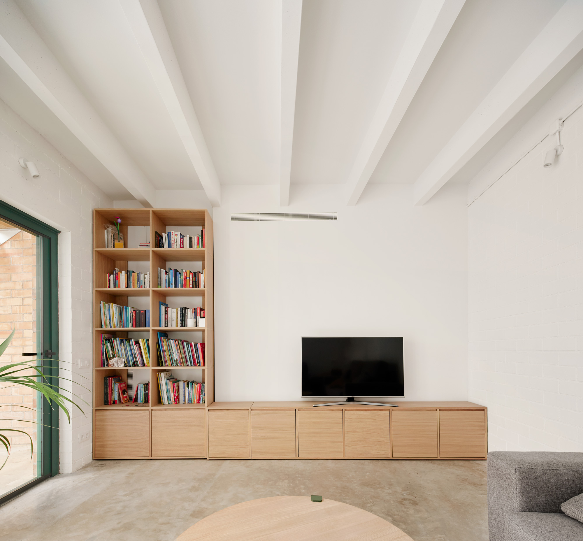 103RAV - New House Between Dividing Walls in Sabadell / Vallribera Arquitectes-25