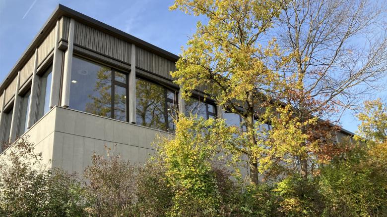 多功能厅丨瑞士丨Meyer Gadient Architekten-0