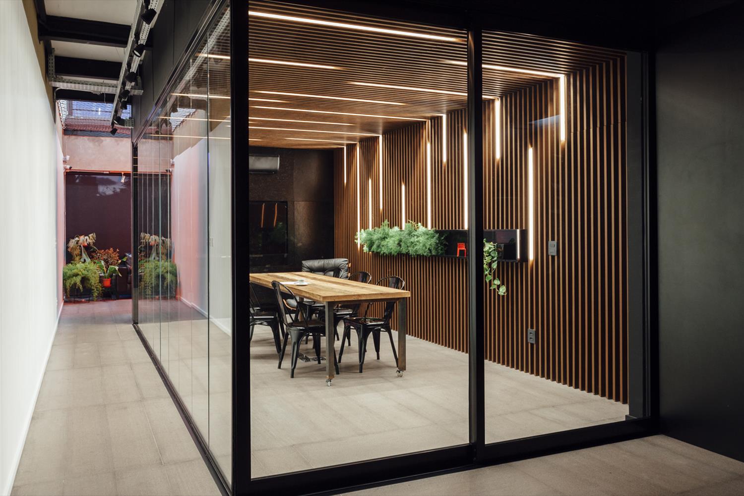 Miagui Imagevertising · 垂直花园里的创意广告办公室-10