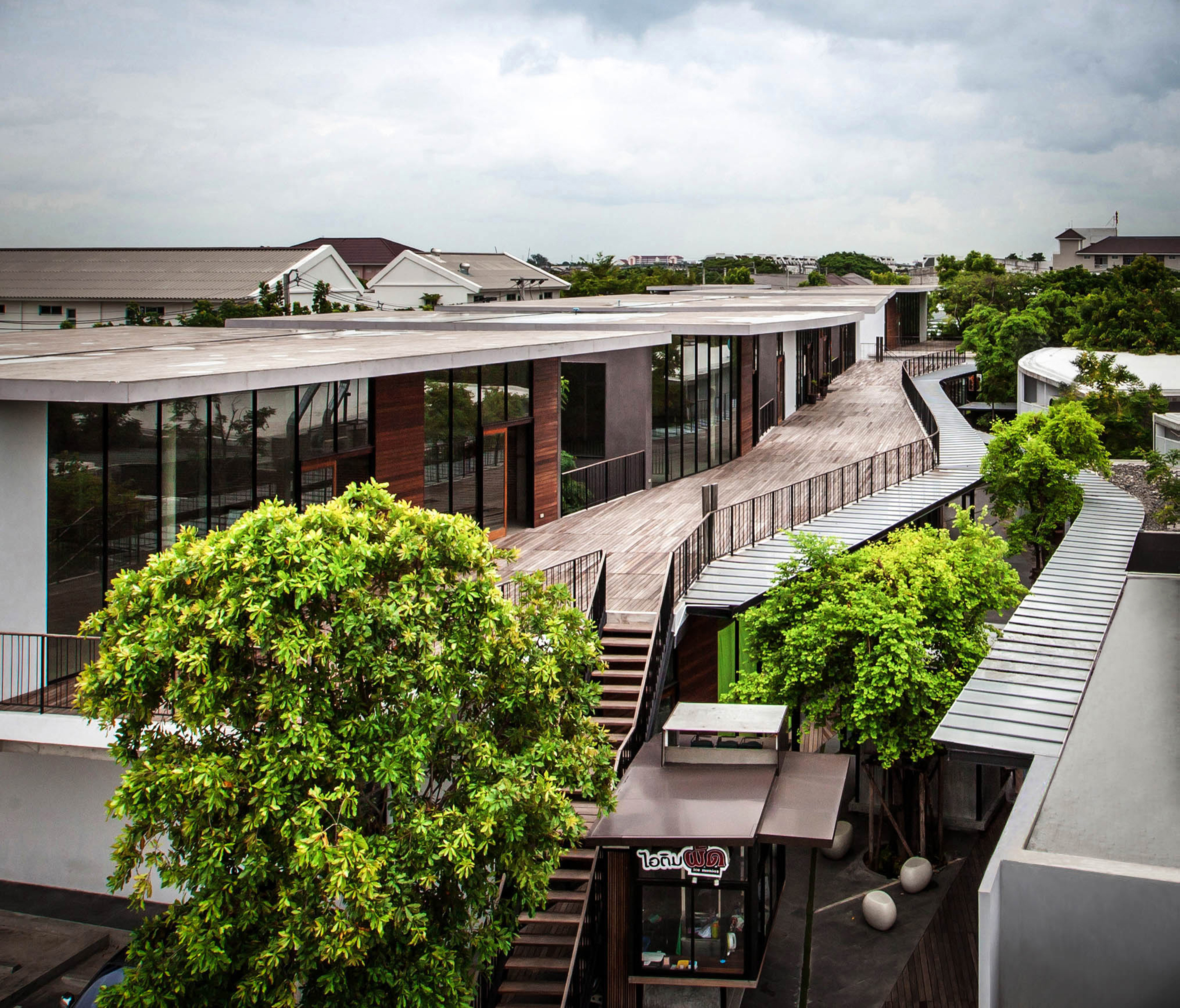 曼谷社区商场 Kurve 7-11