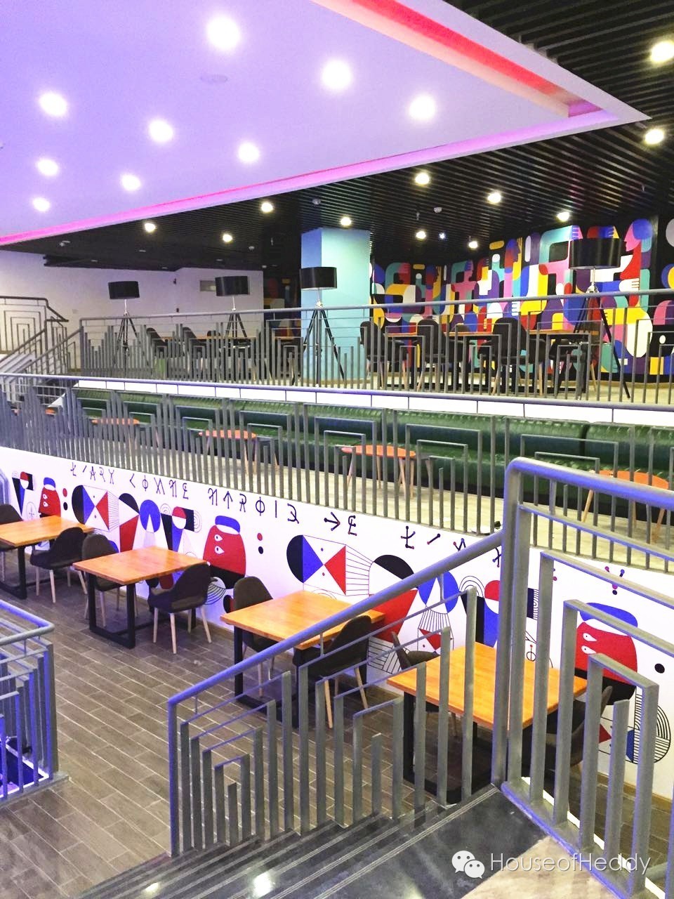 商业空间新案例 | 如何用色彩和主题打造年轻时髦娱乐新主张-65