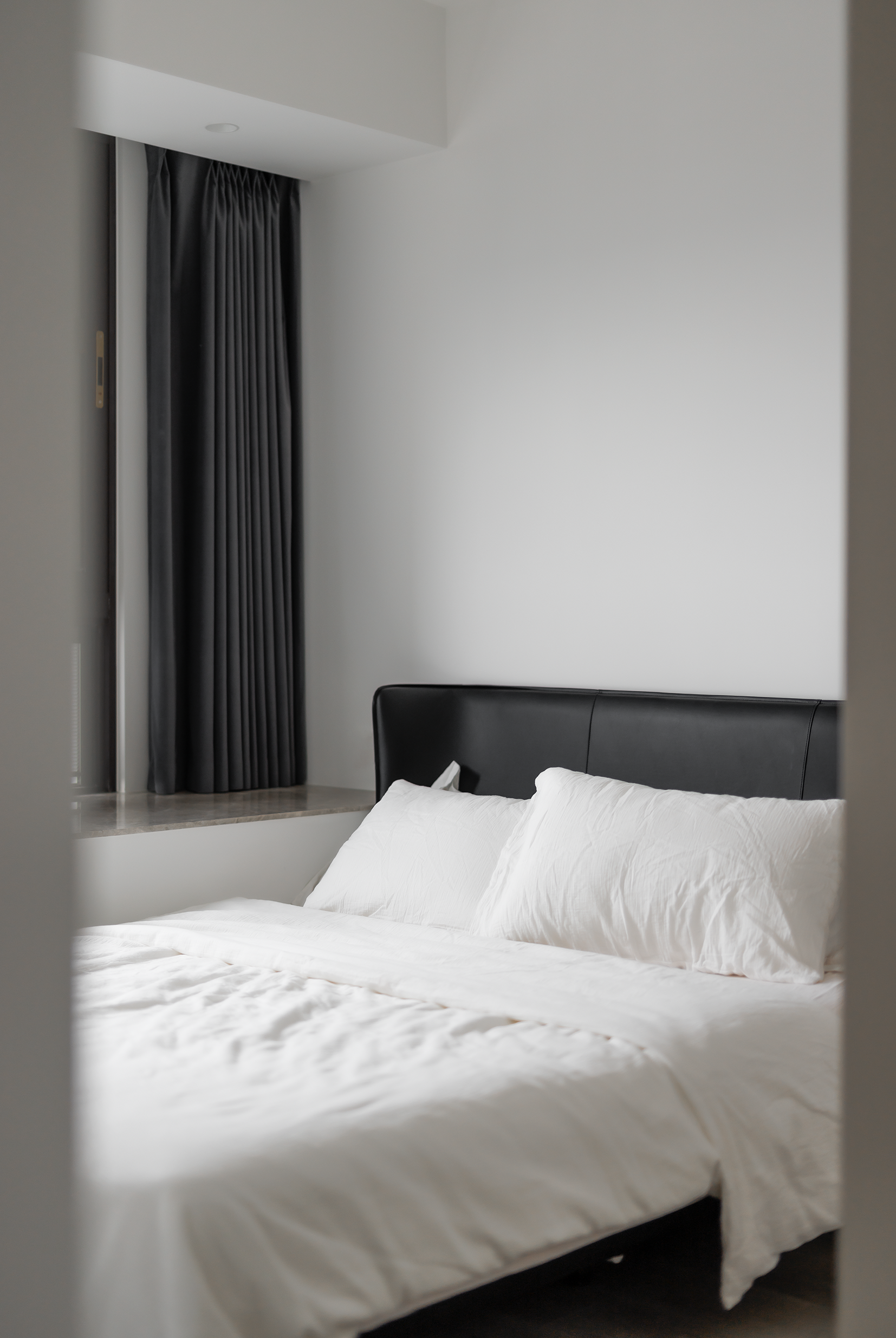 酷但“居家”,隐形收纳+“大平层”视野,无短板全能型暗调极简丨中国上海-70