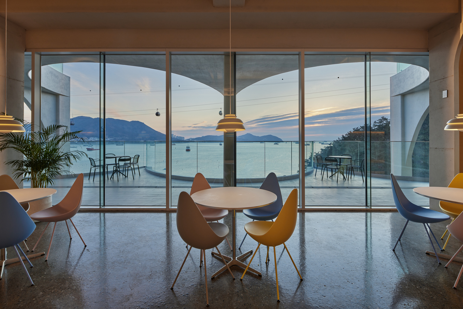 Sense of the Sea Café | 韩国 Busan 海岸半圆形建筑设计-21