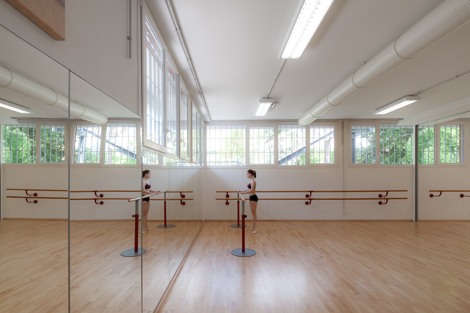 舞动空间 · 历史建筑的舞蹈学校新生-6