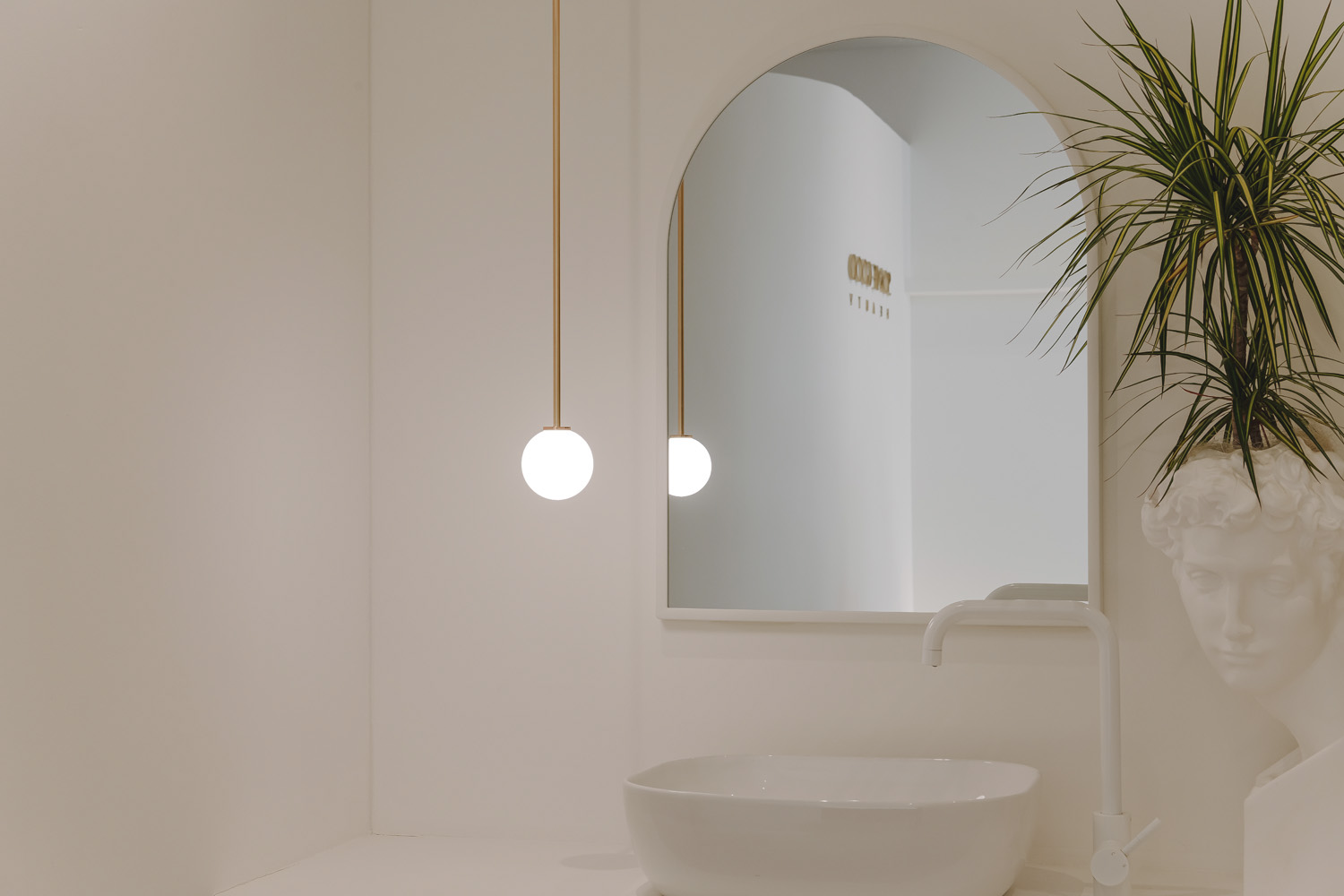 10 坪现代皮肤管理店的极简设计魅力-19