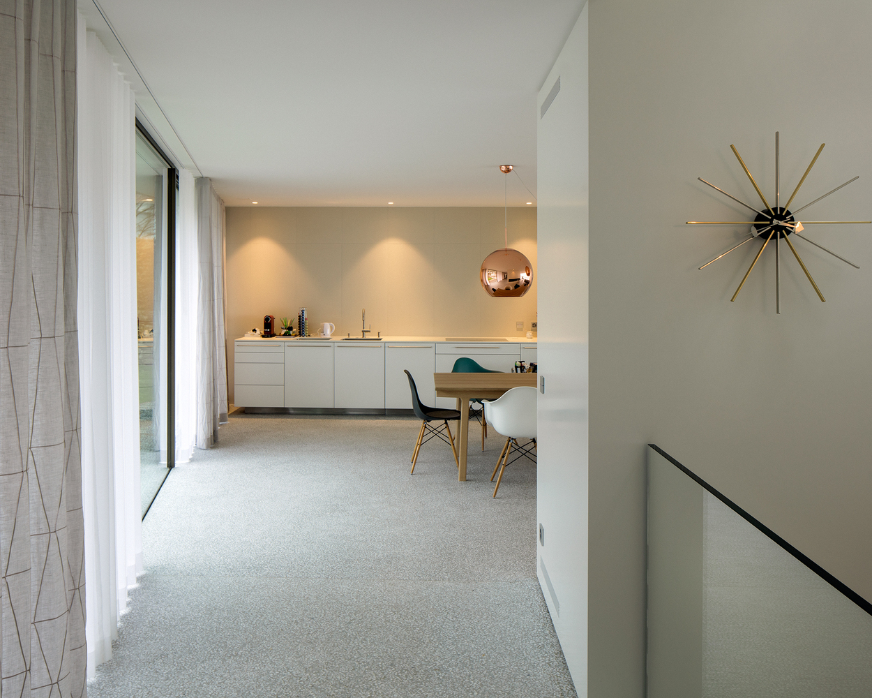 瑞士 Hauterive 湖畔混凝土与玻璃的现代住宅-58