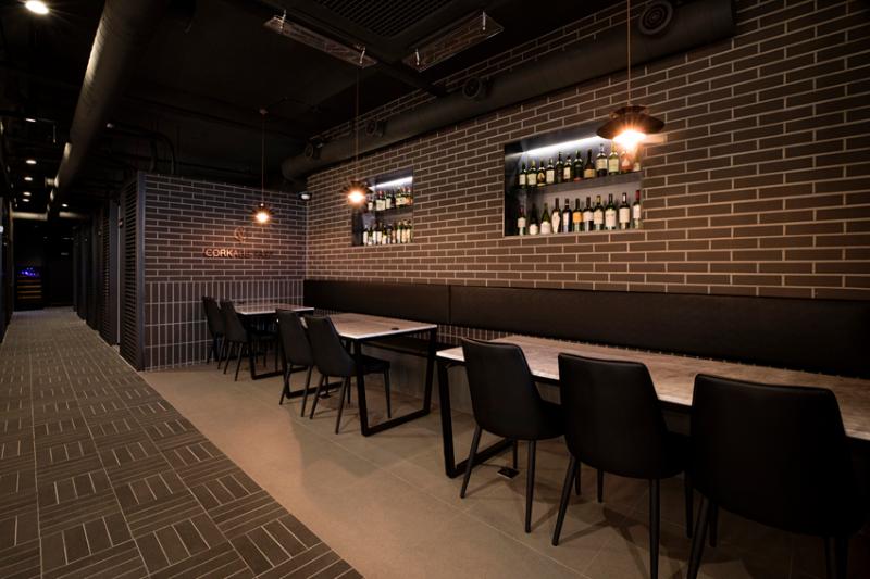 50 坪韩牛专卖店 | 现代黑色风格打造高级就餐体验-7