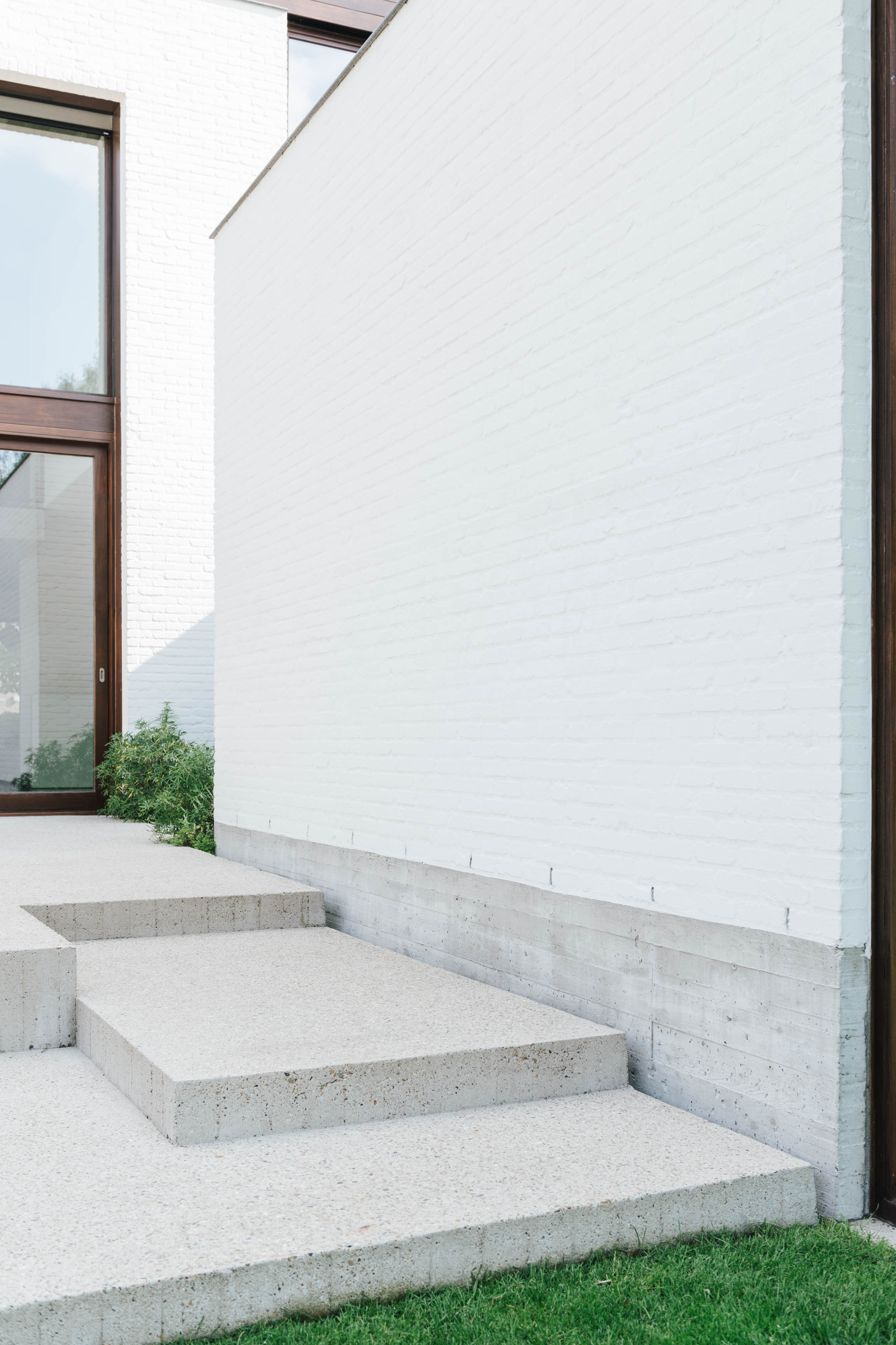 Lier半开放式带泳池及泳池屋建筑-3