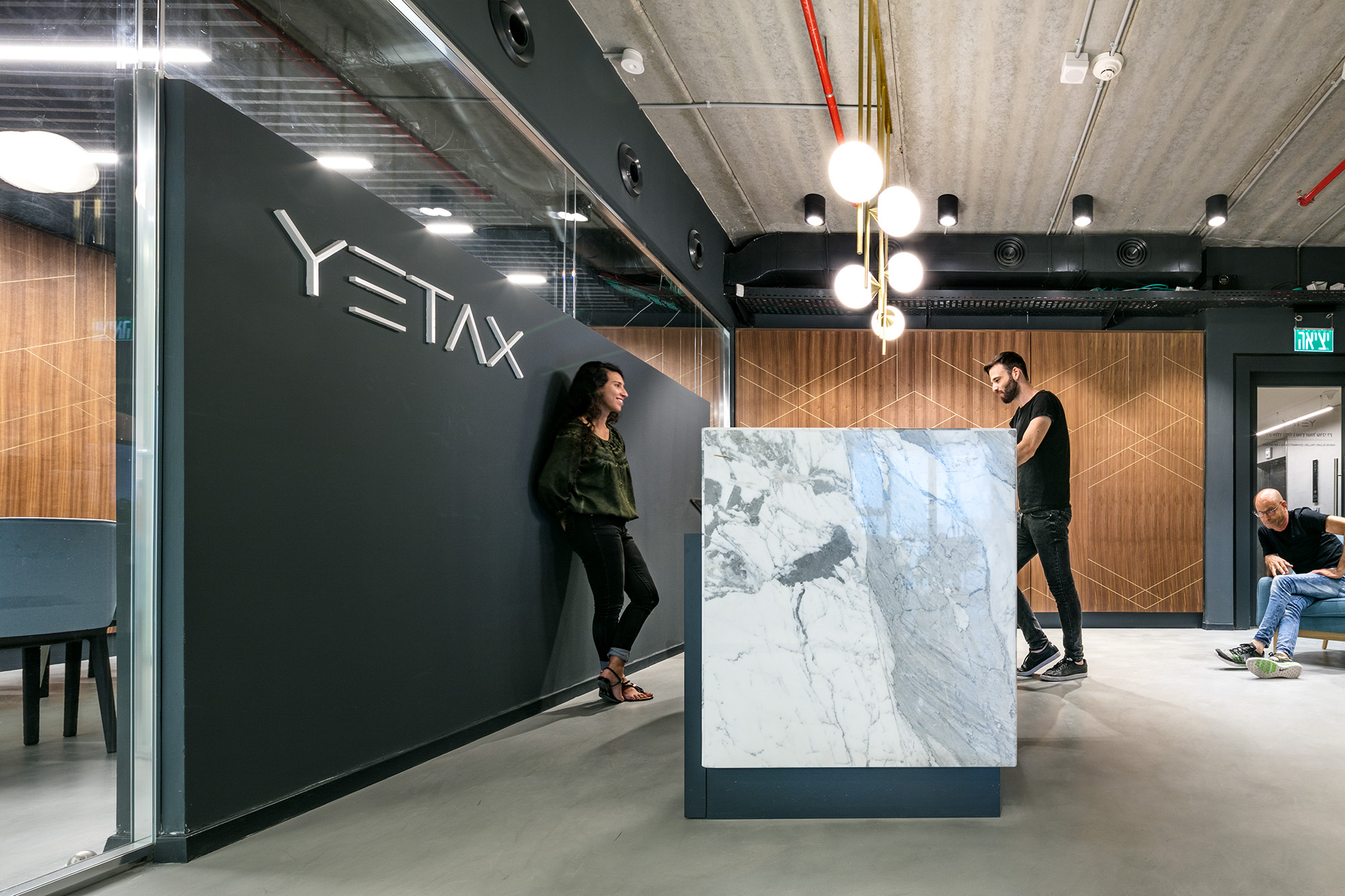 融合自然与工业，展现独特法律美学-10