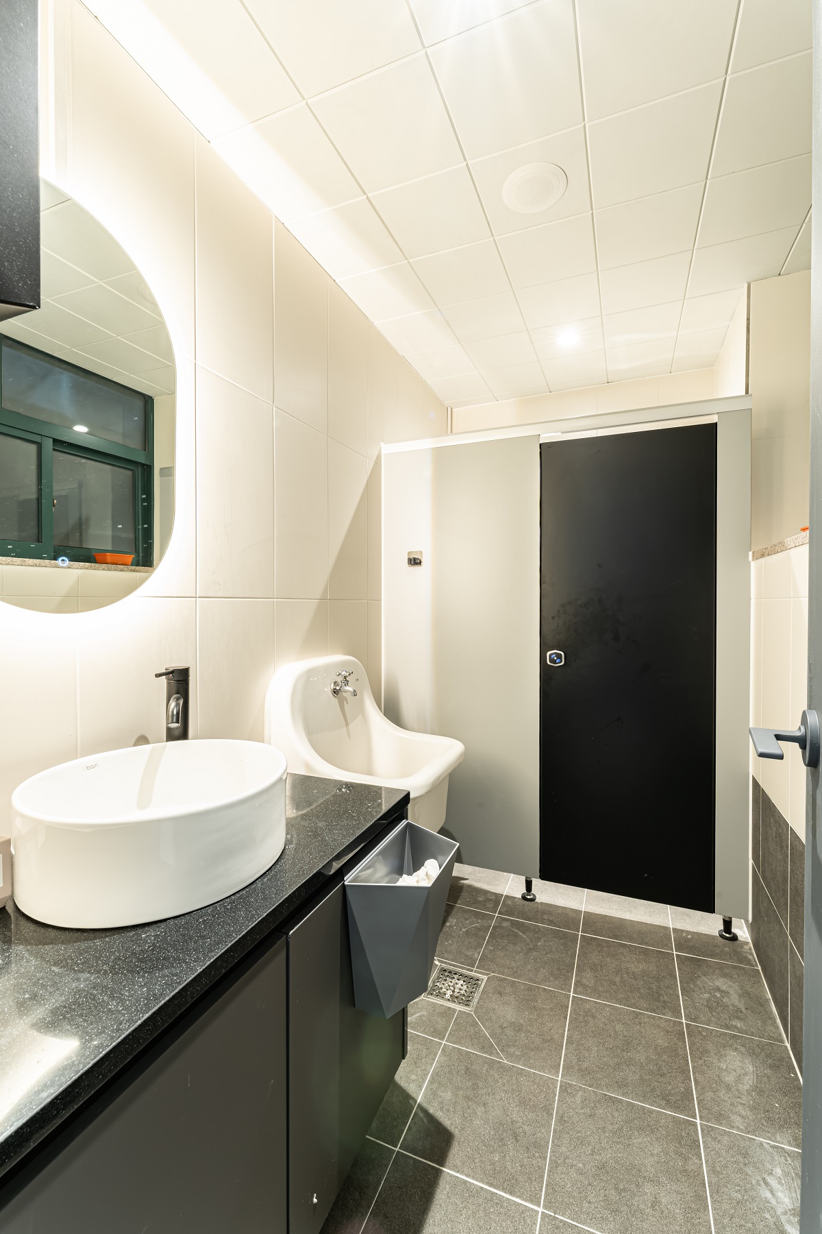 韩国清新白色办公室设计，展现极简之美-12