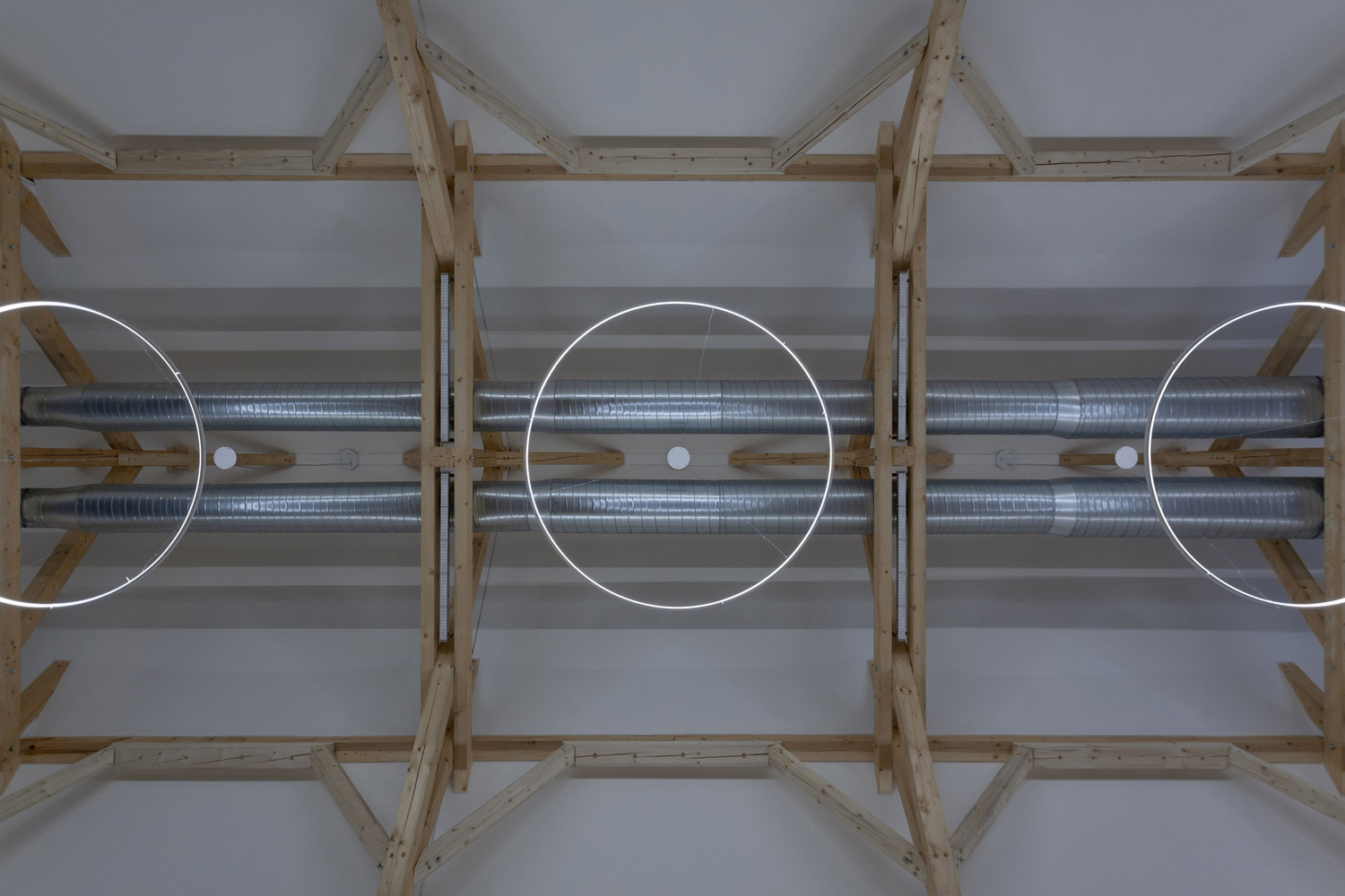 捷克 Píšť信息文化中心 · 白色几何建筑的公共空间创新-34