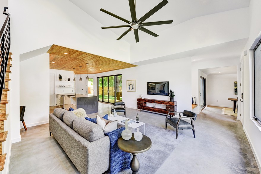 sideSTEP House in Central Austin by Matt Fajkus Architecture-13