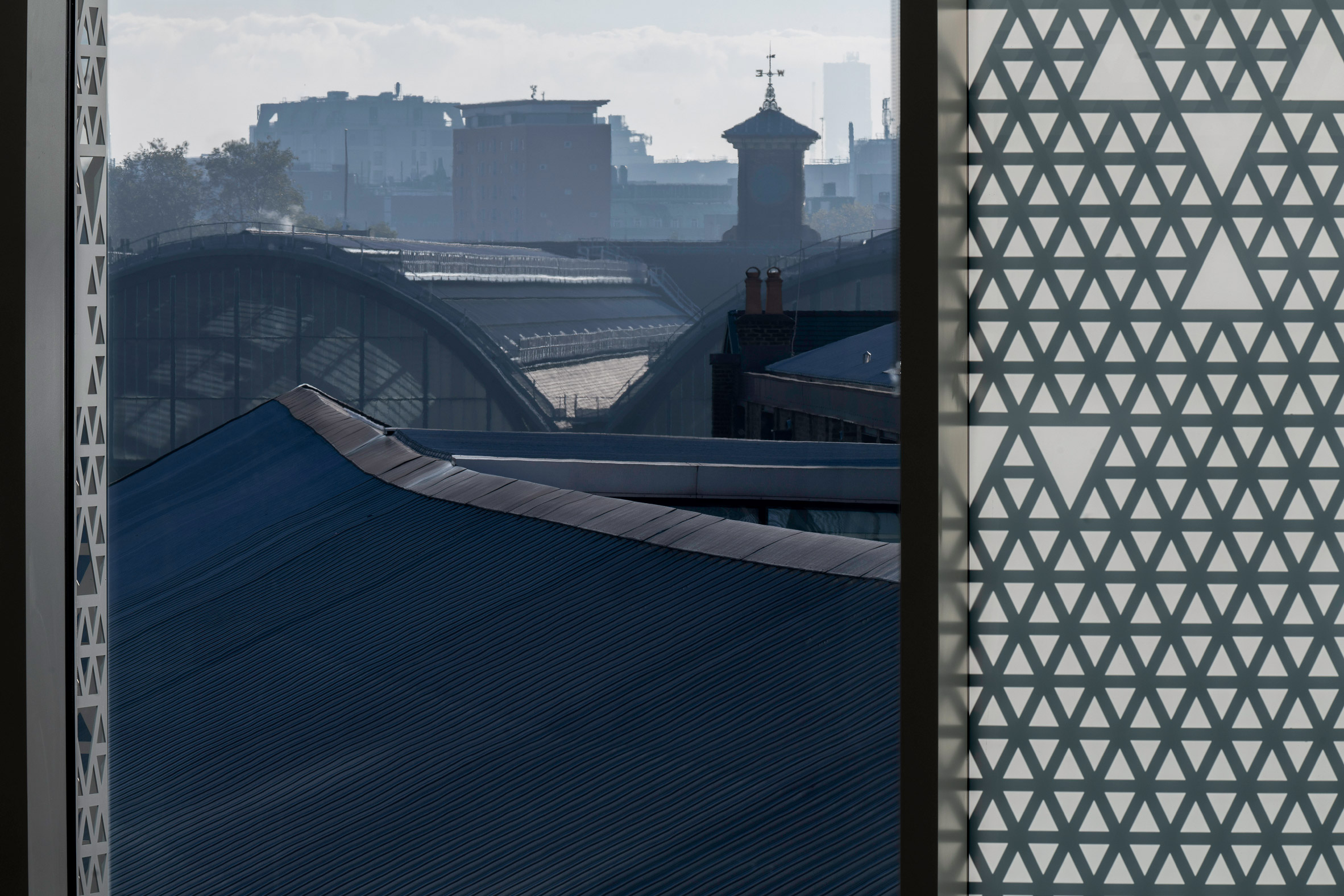 伦敦 King's Cross 新地标 | 工业风办公楼致敬历史-42