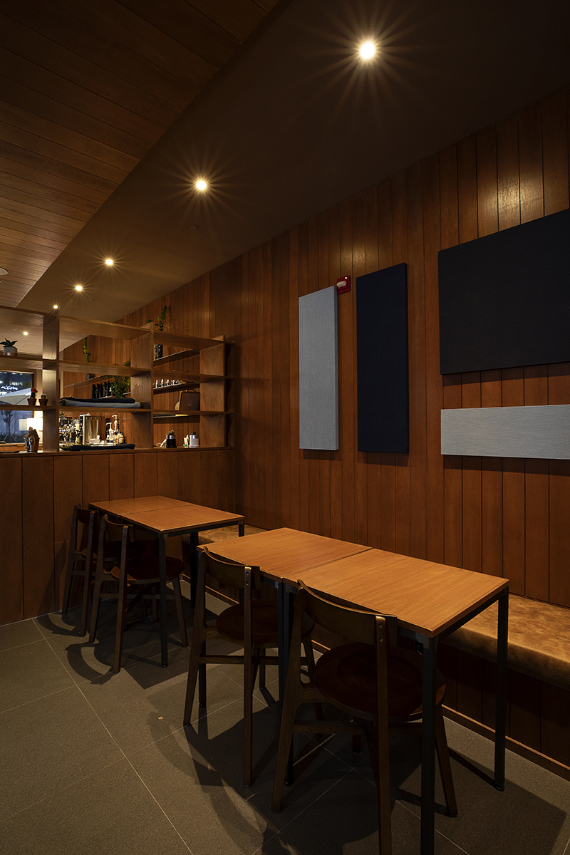 12 坪木质咖啡厅，演绎温馨高雅空间-17