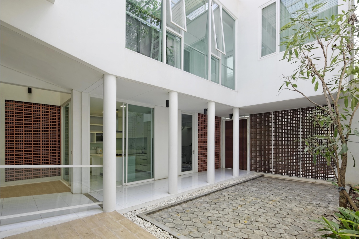 印尼 Sunter 区度假风格住宅，融入当地特色-12