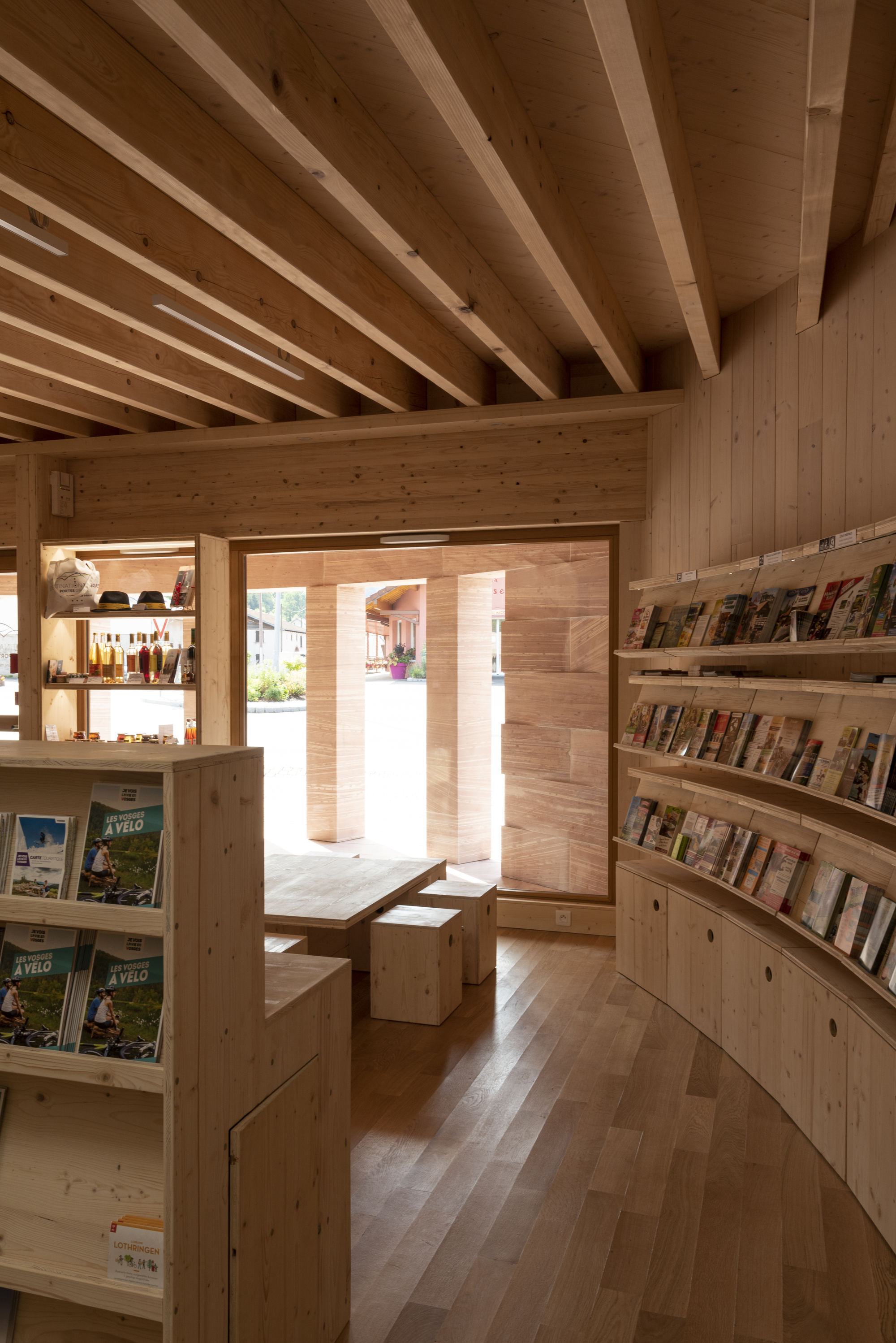 普莱平原游客办公室-23