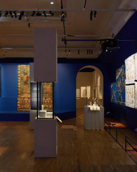 维多利亚和阿尔伯特博物馆的伊朗史诗特展（注：V&A一般指英国维多利亚和阿尔伯特博物馆，如果这里不是该含义，请提供更多背景信息） 丨英国伦敦丨Gort Scott