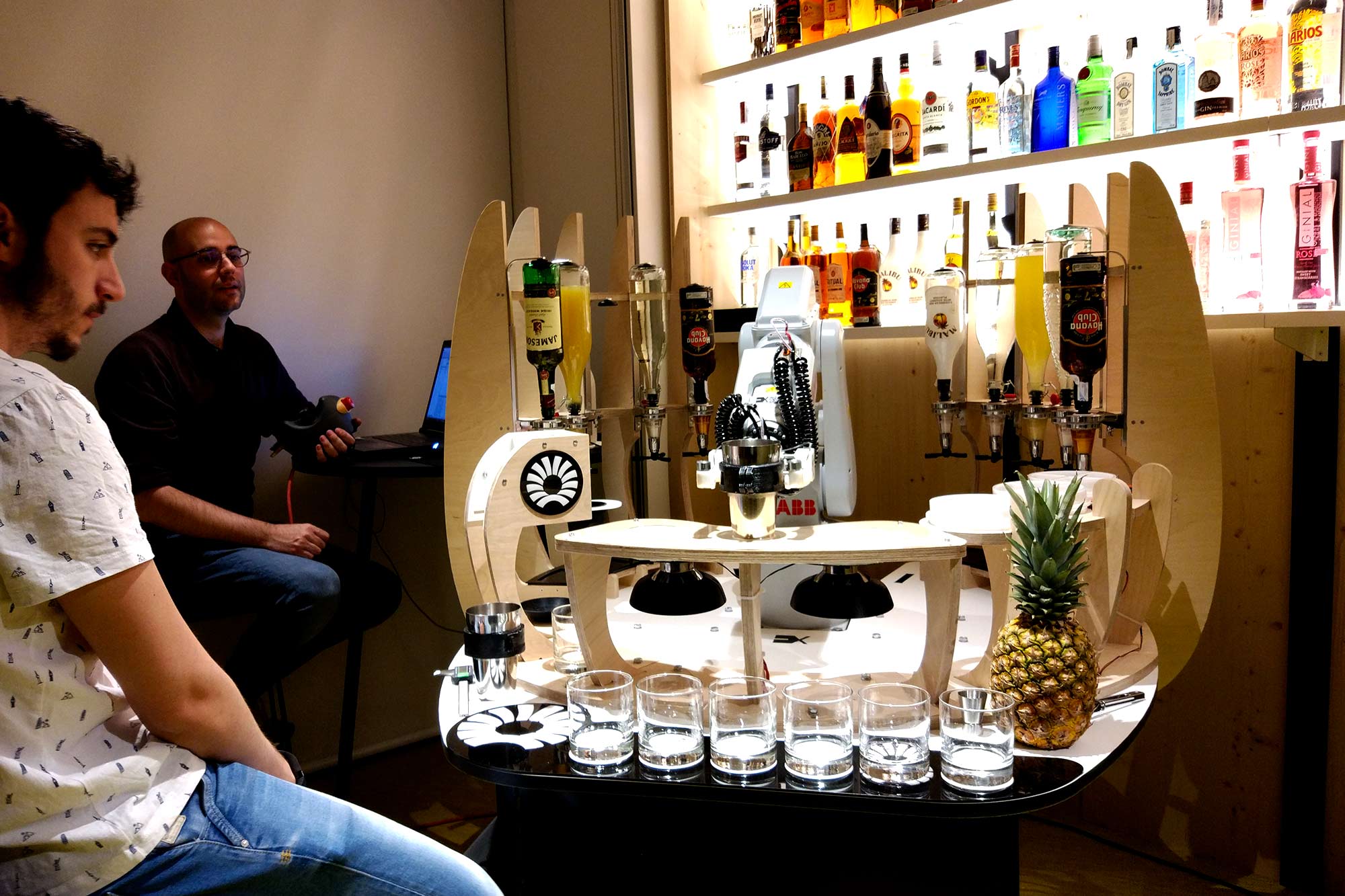 调酒机器人丨西班牙马德里丨EXarchitects-33