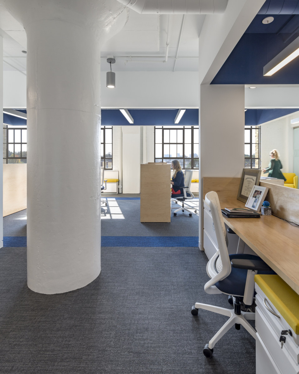 Memphis 非营利组织办公室,archimania 打造多彩开放空间-12