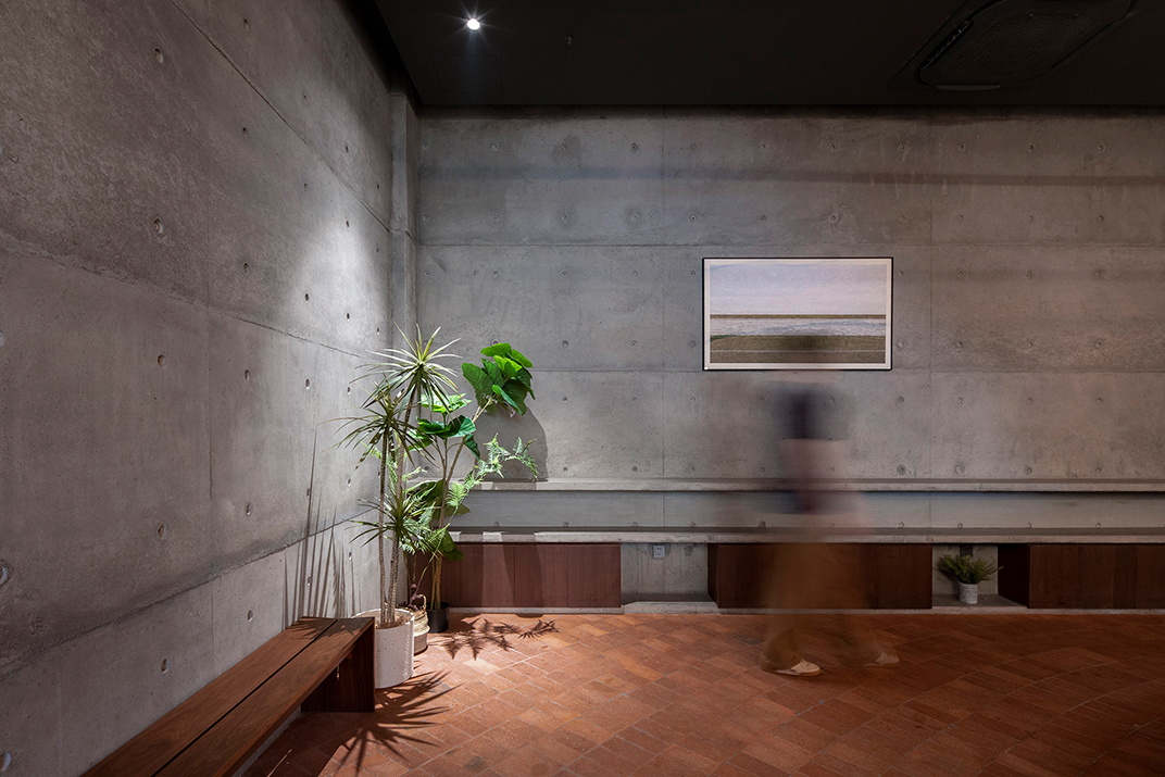 漏斗状砖柱的烧鸡餐厅，深圳  Designed by | BIGER俱乐部设计 - 酒吧餐厅 - 餐厅LOGO-VI空间设计-全球餐饮研究所-6