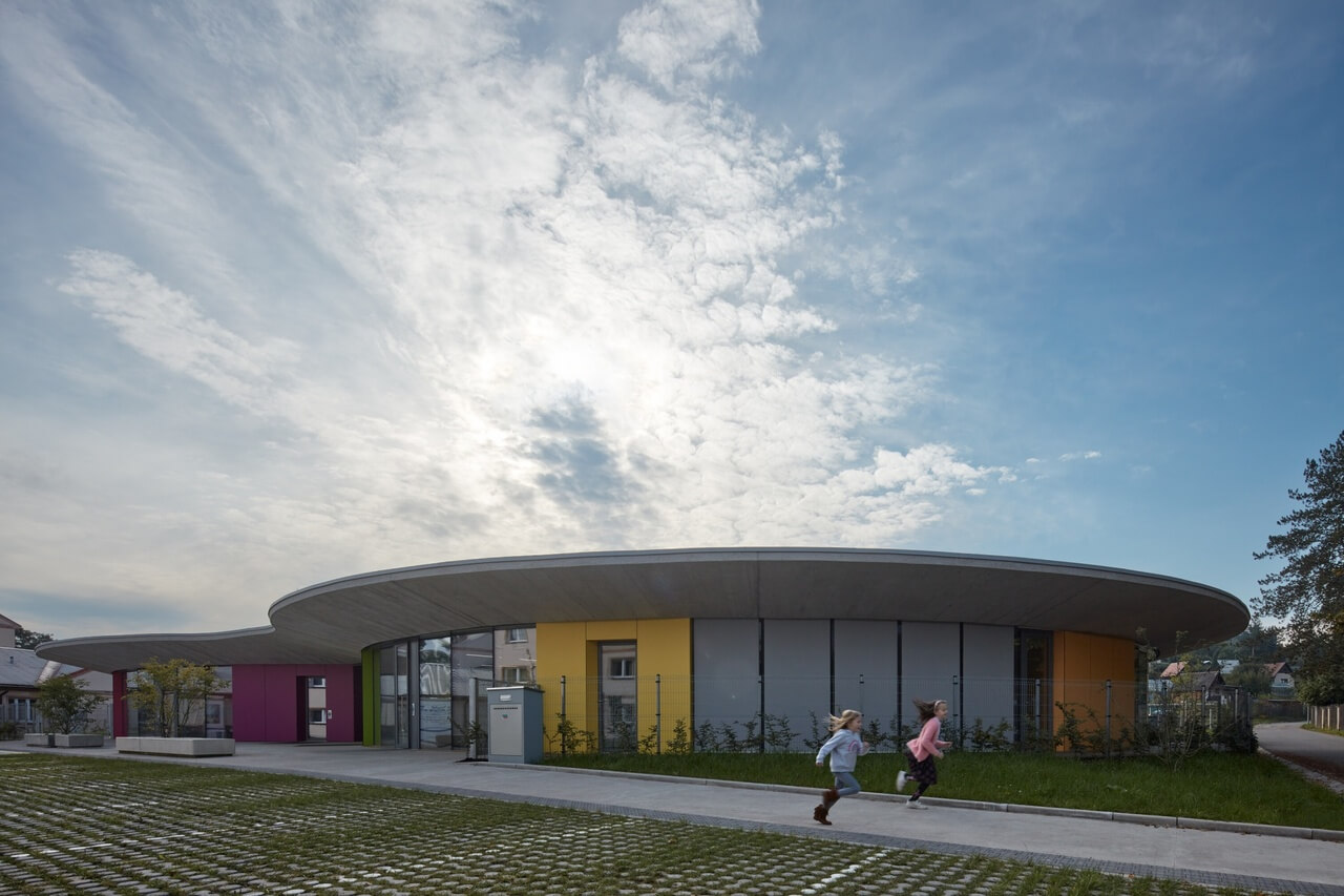 同一建筑内的两所幼儿园项目丨MTA-8