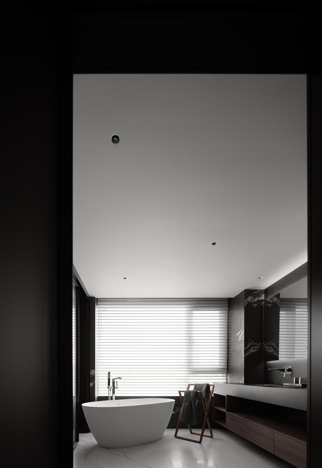 黑武士酷黑风格复式设计-37