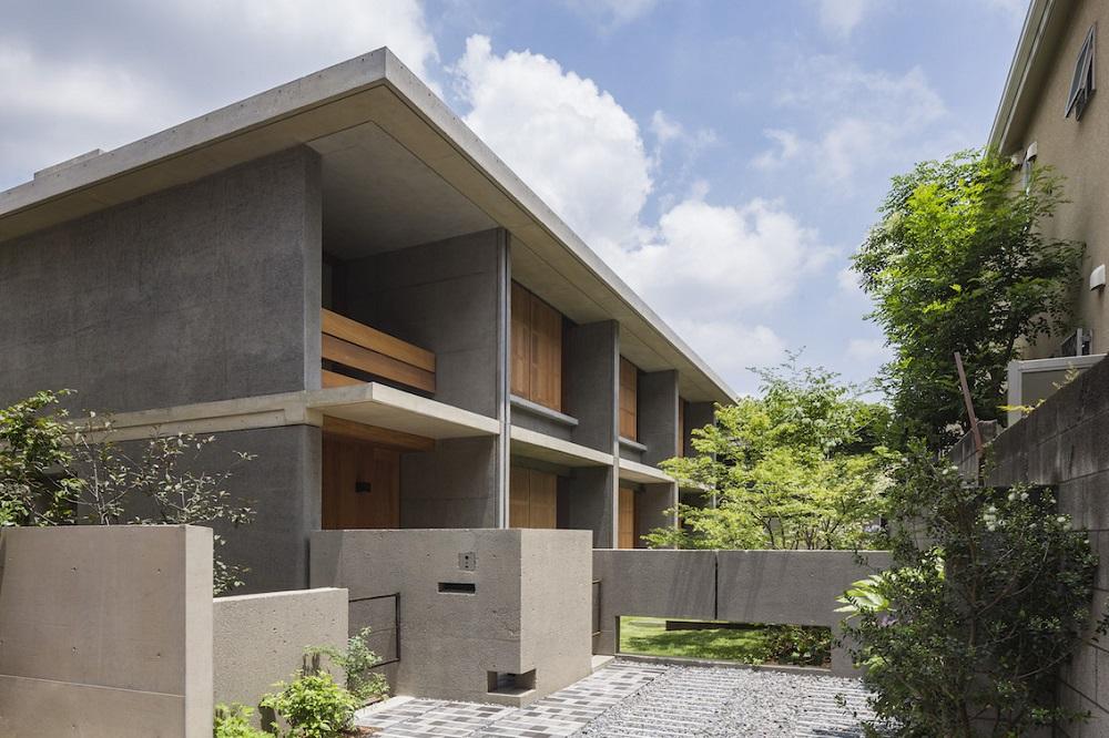 小石川“蝴蝶”屋顶住宅丨日本丨手嵨保建筑事务所-2