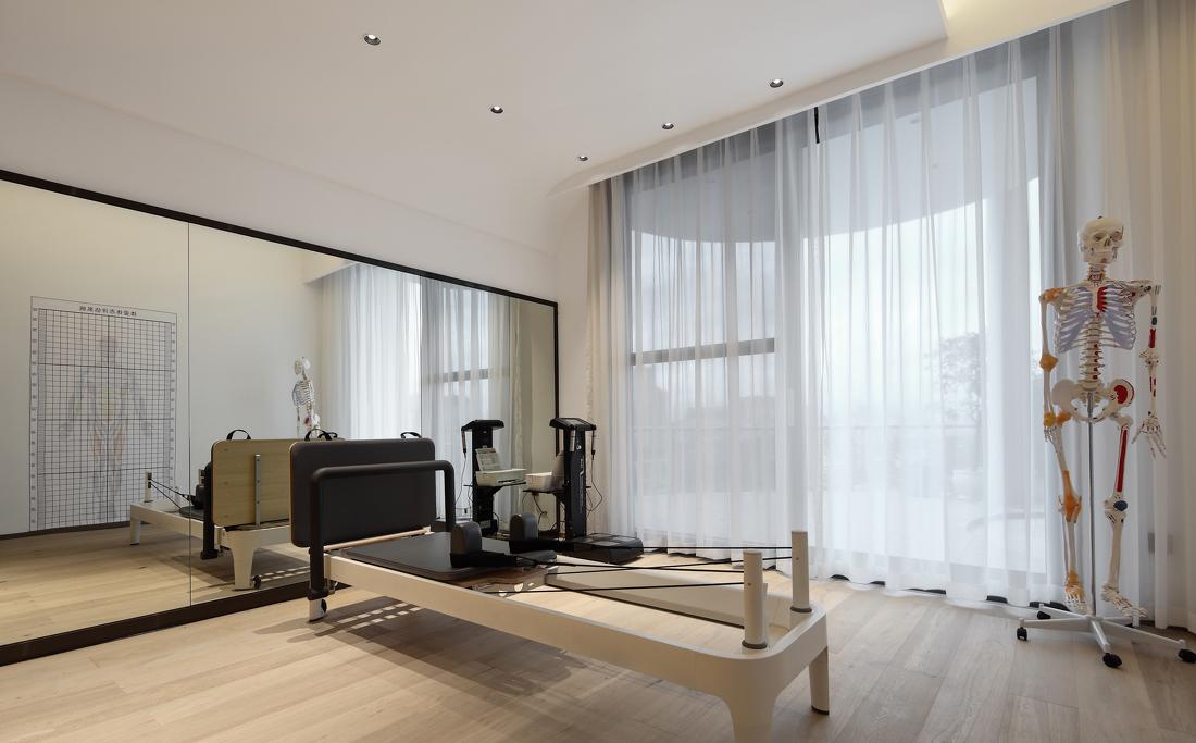 现代极简普拉提馆-16