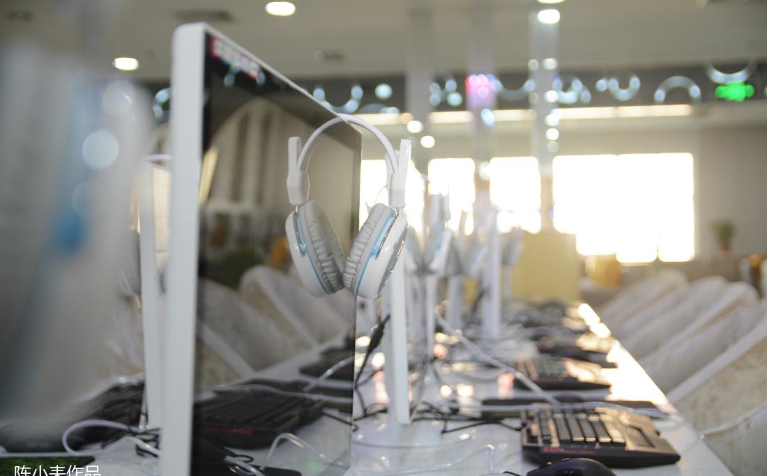 
网吧台球会所 -30