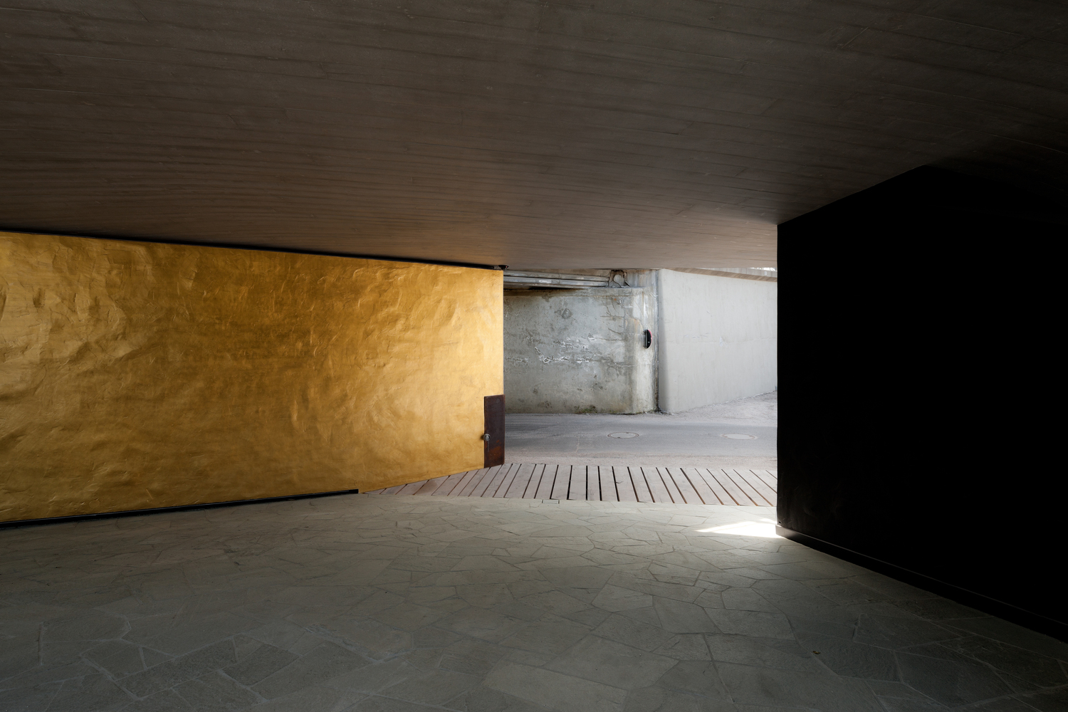 弗朗茨·克拉勒品牌南蒂罗尔地区奢侈品购物建筑设计-58