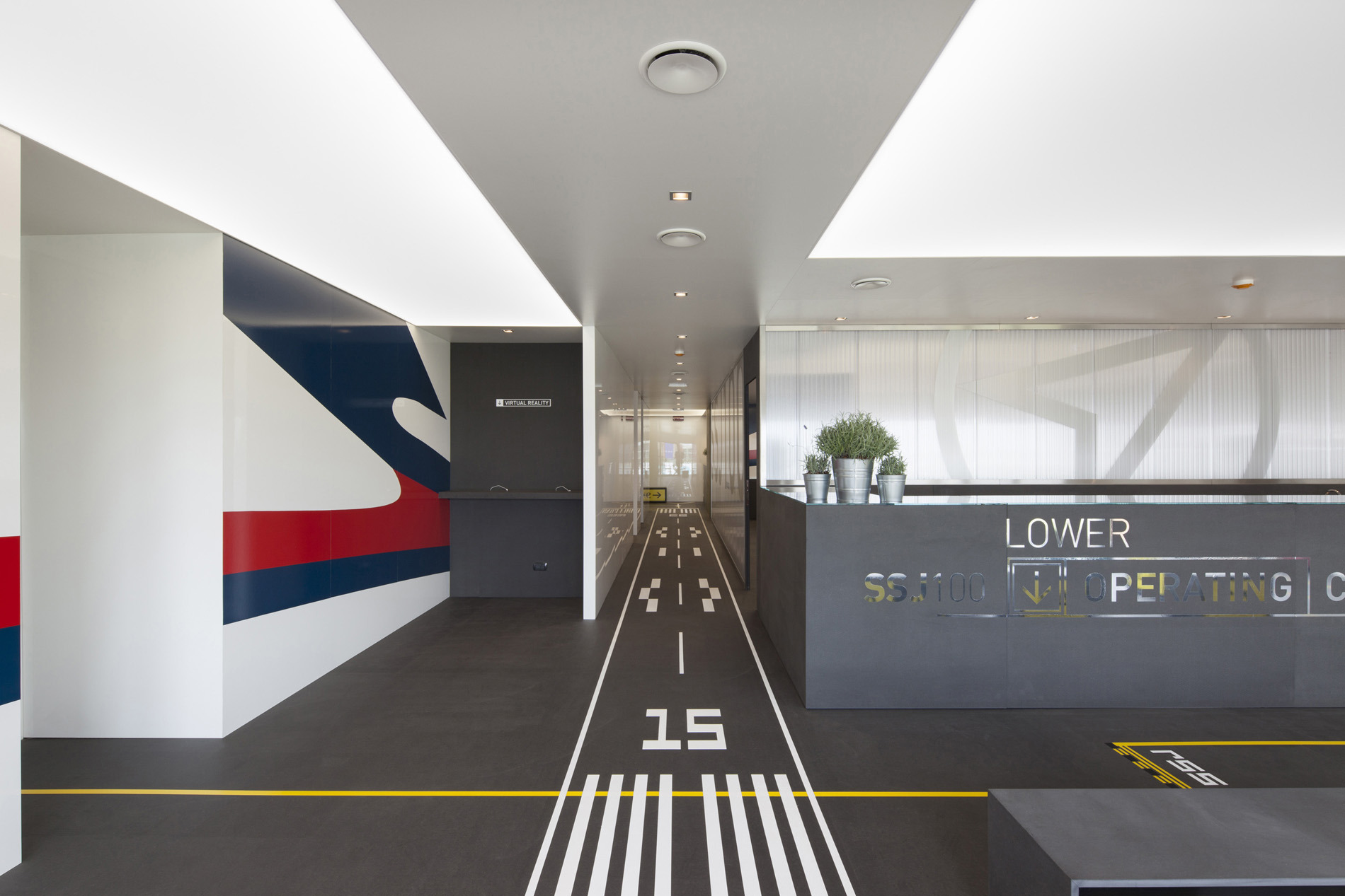 俄罗斯·意大利合资 Sukhoi Superjet 100 航空展临时展馆-23