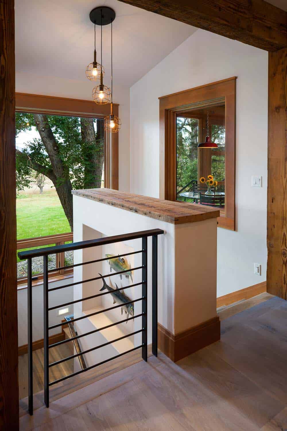 Breathtaking Montana mountain retreat in harmony with the environment-14