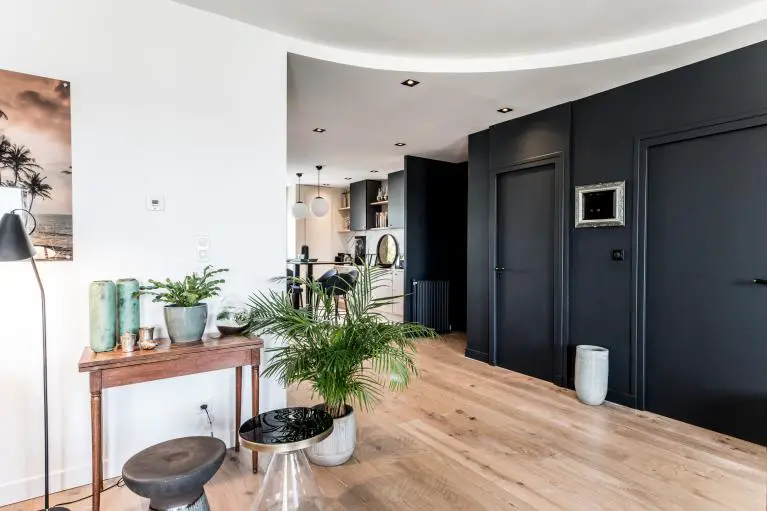 黑白配的优雅 | 设计师 Colombe Marciano 的 100m2 公寓改造-6