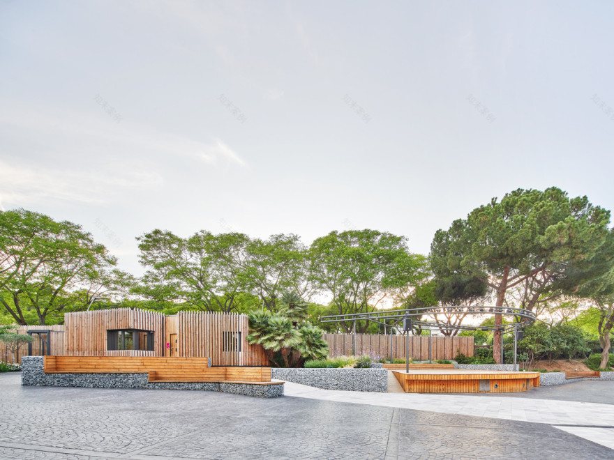 巴塞罗那LycéeFrançais的出入口亭-3