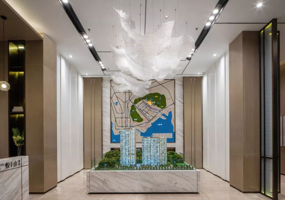 爵士白点缀中国红，简约线条尽显时尚范！-16