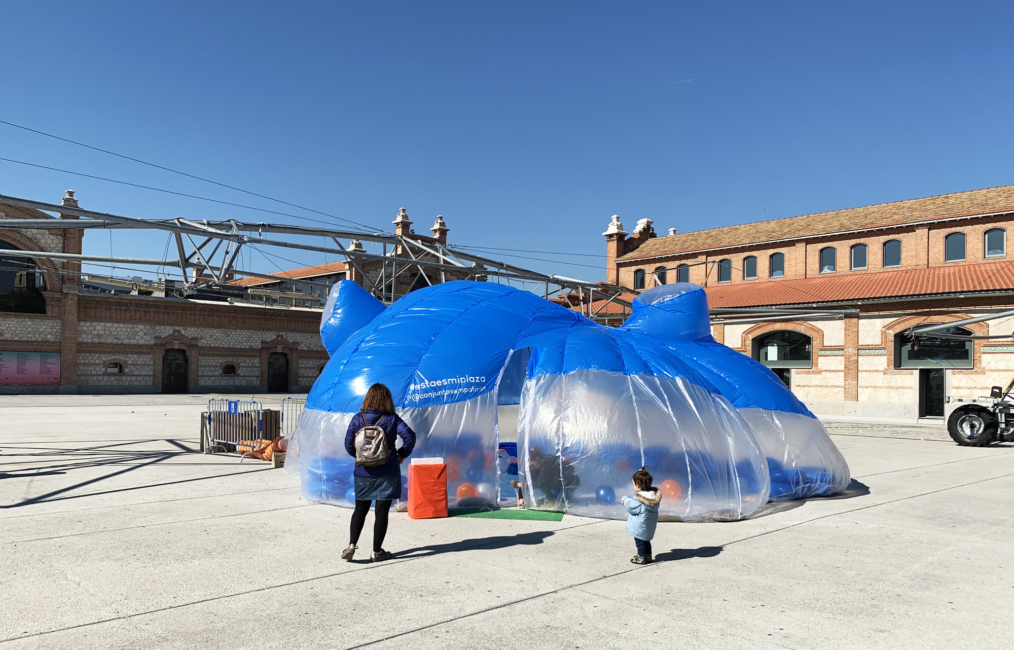 This is my Square Intervention / Conjuntos Empáticos-24