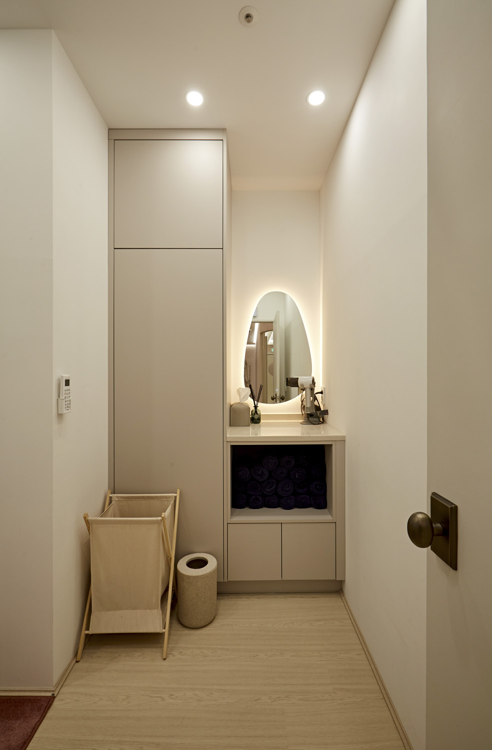 菲拉格慕餐厅的粉色调设计-16