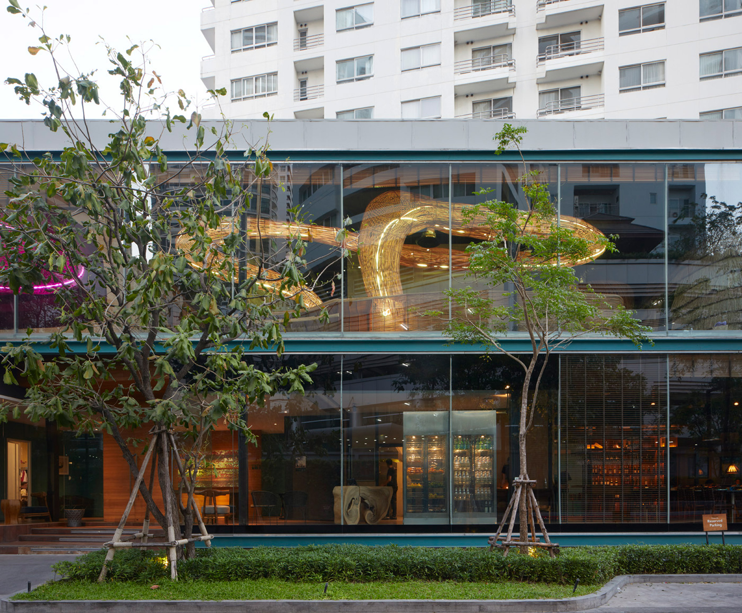 曼谷瑜伽馆用藤条打造“迷人宁静空间”-26